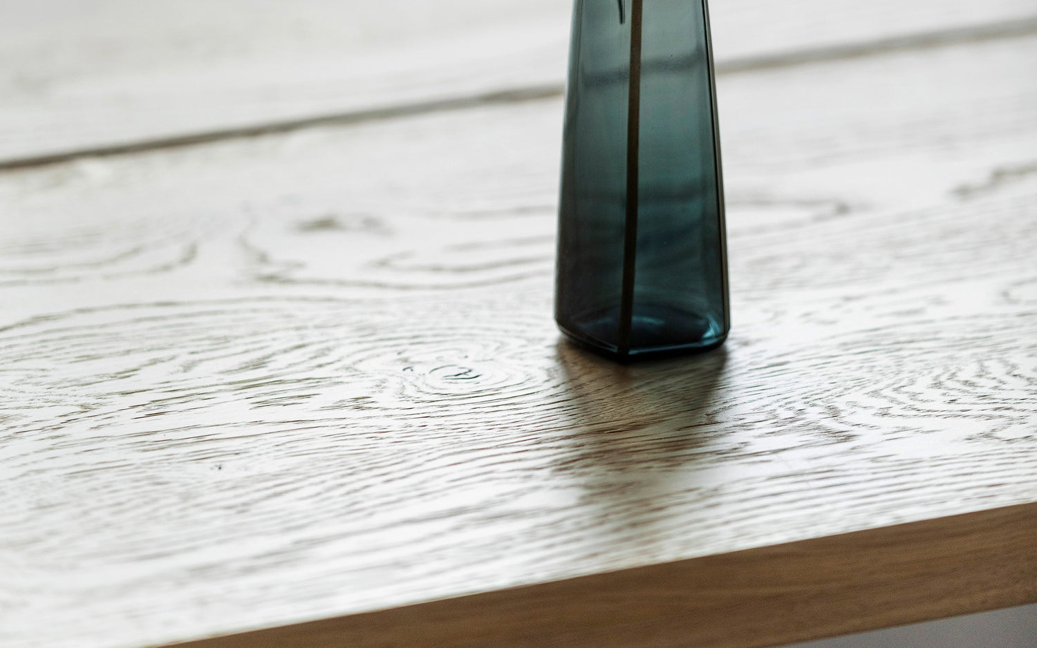 Front and Limi dining set, oak-black, for 4