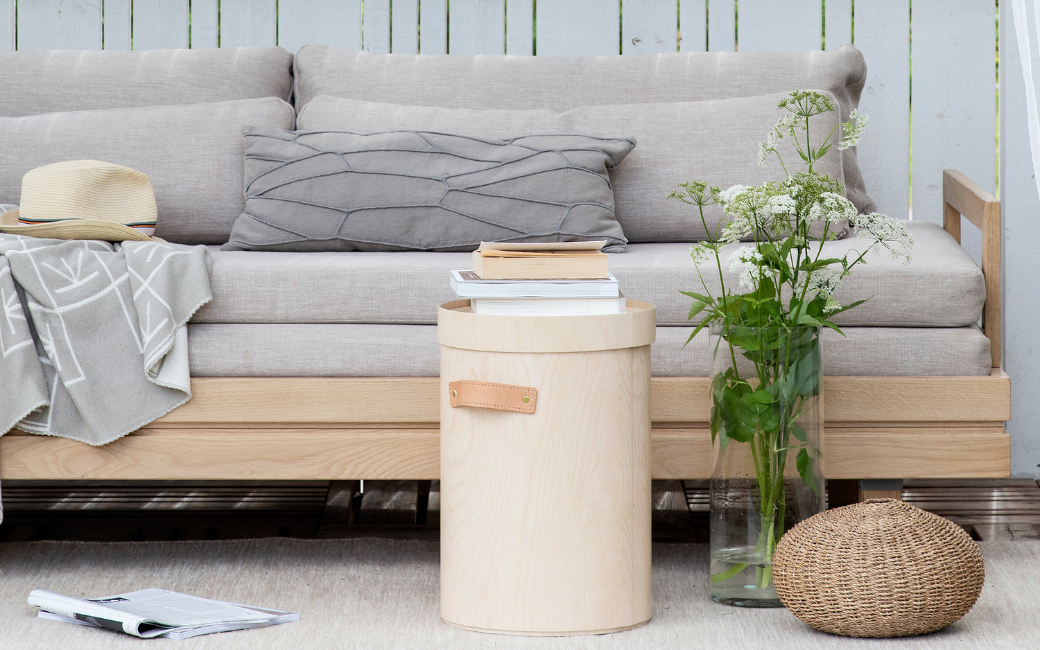 kotimainen puinen design sohvapöytä säilytin tapioanttila