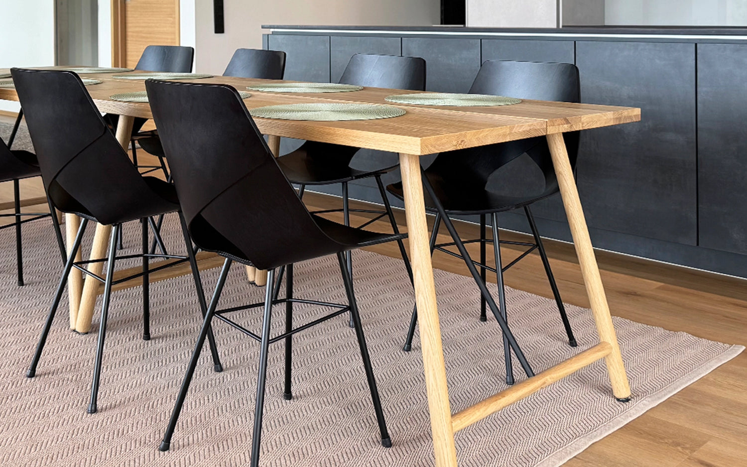 Front and Limi dining set, oak-black, for 4