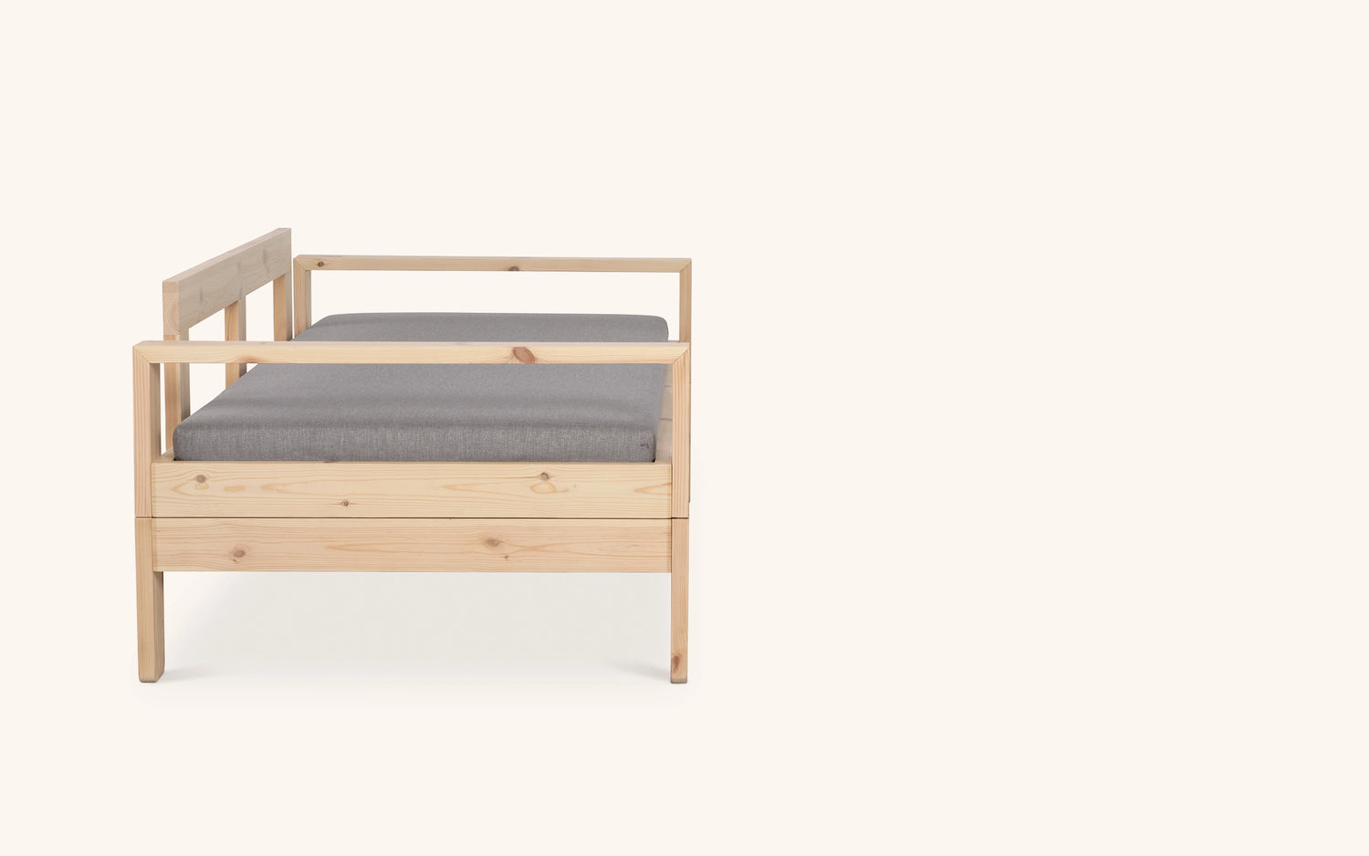 Kaiku -vuodesohva, mänty-vaalean harmaa