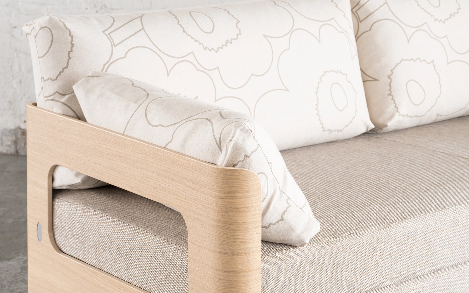 ON2 Wood -vuodesohva, tammi-Marimekko Piirto Unikko, vesipestävä