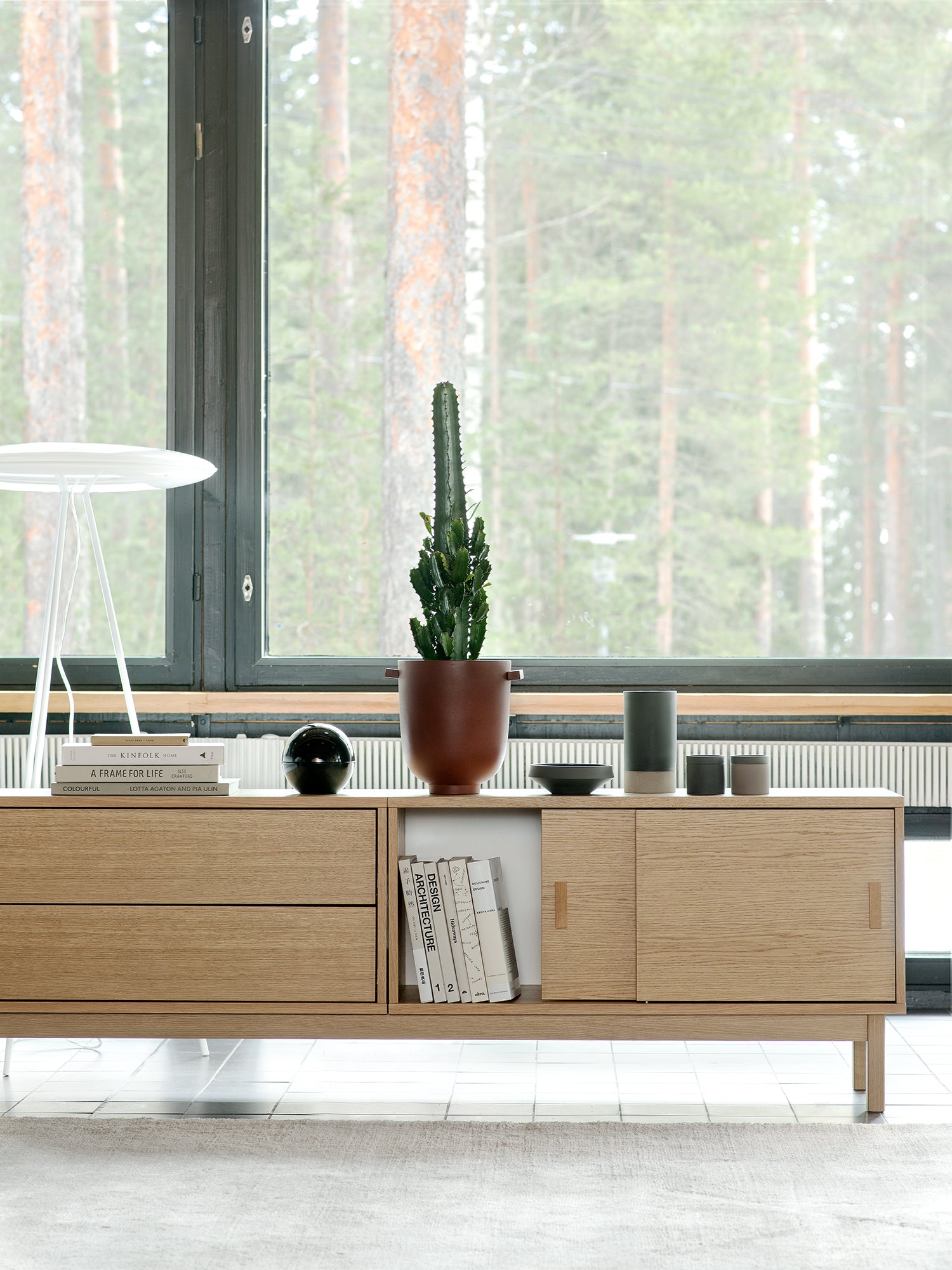 Sisustus_Linkki-mediataso_sailytys