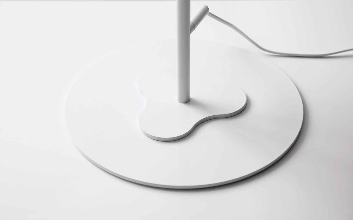 Triple 400 -pöytävalaisin, valkoinen