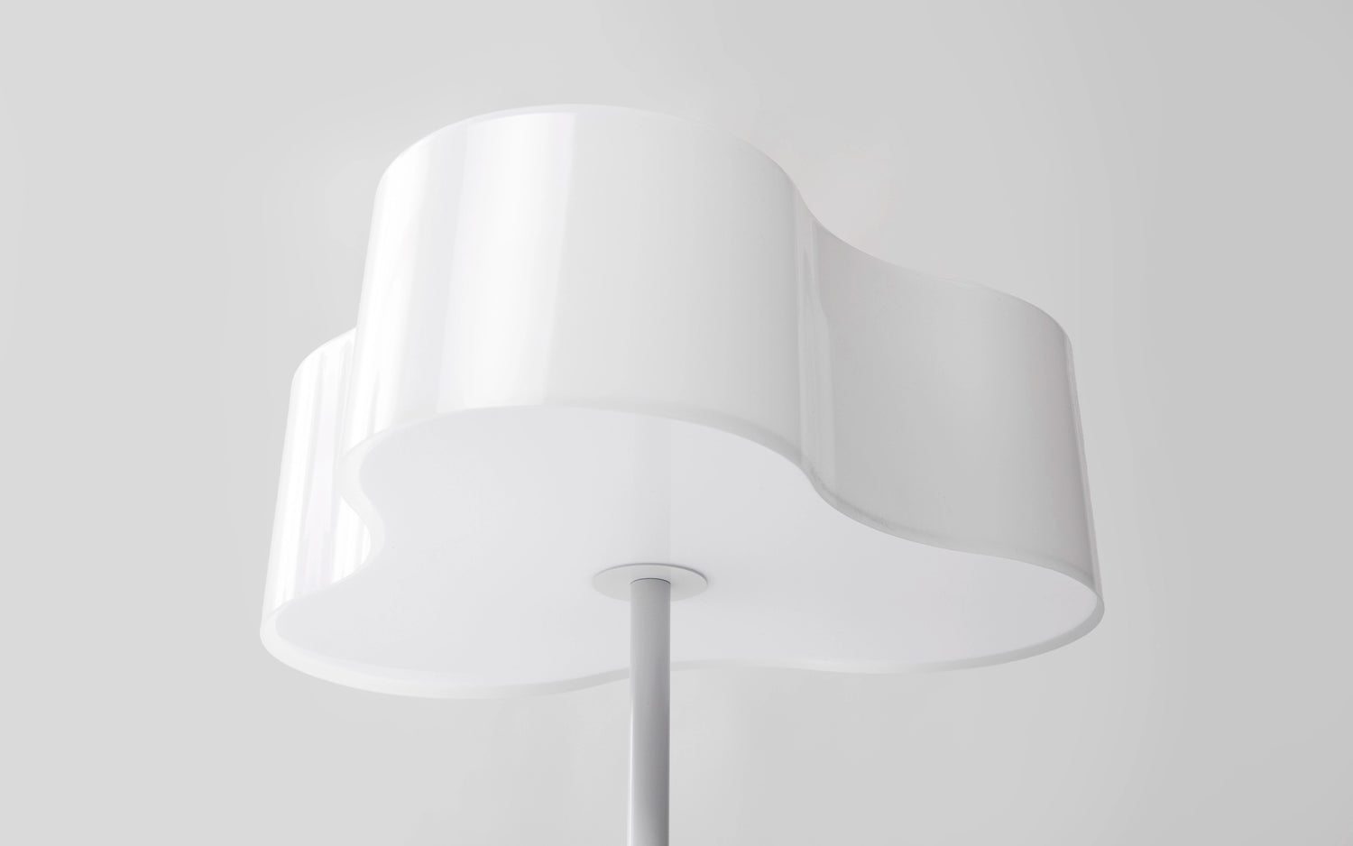 Triple 400 -pöytävalaisin, valkoinen