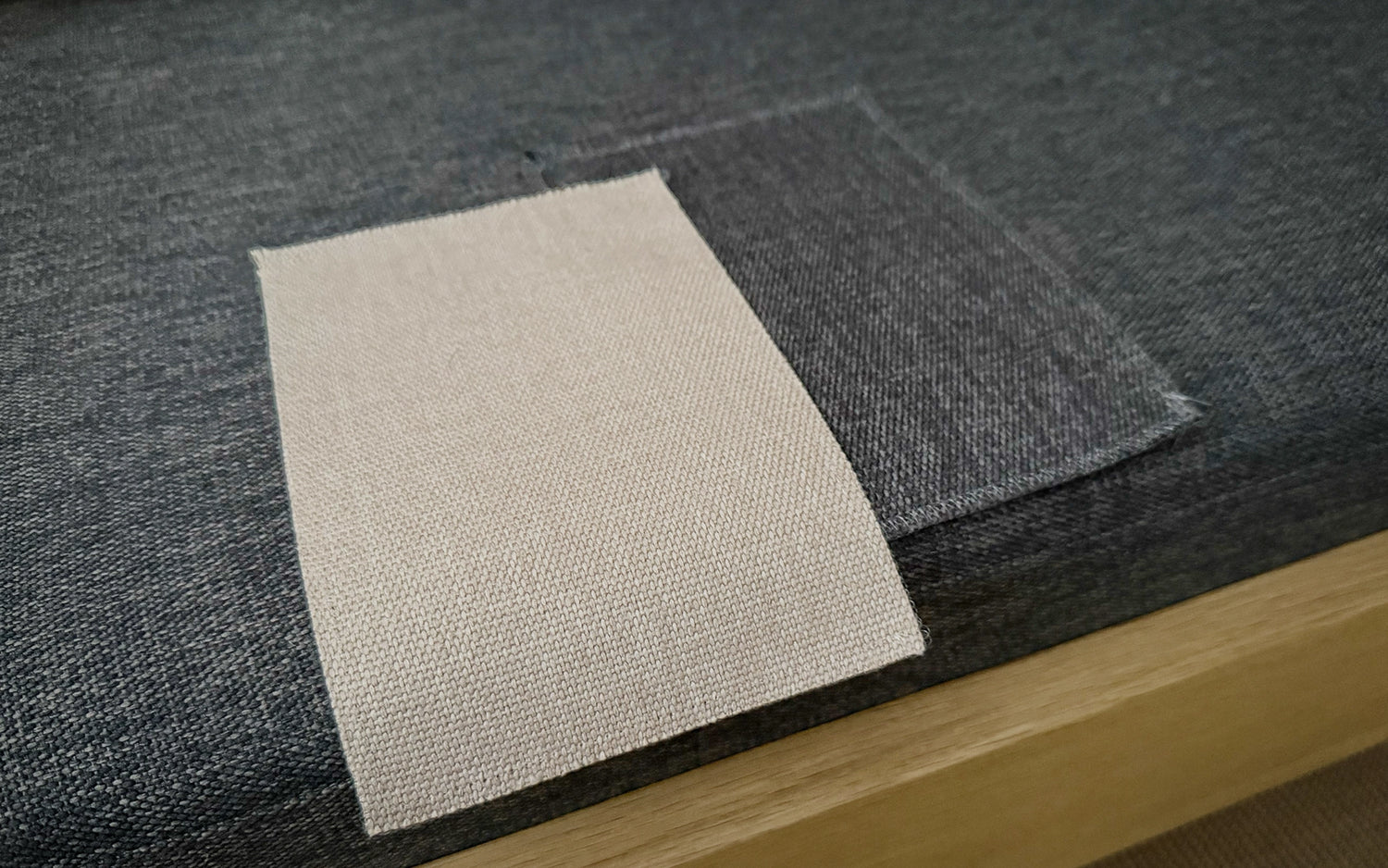 Kangasnäyte Frendi -vuodesohvaan